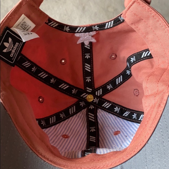 Pink adidas hat - Picture 2 of 2
